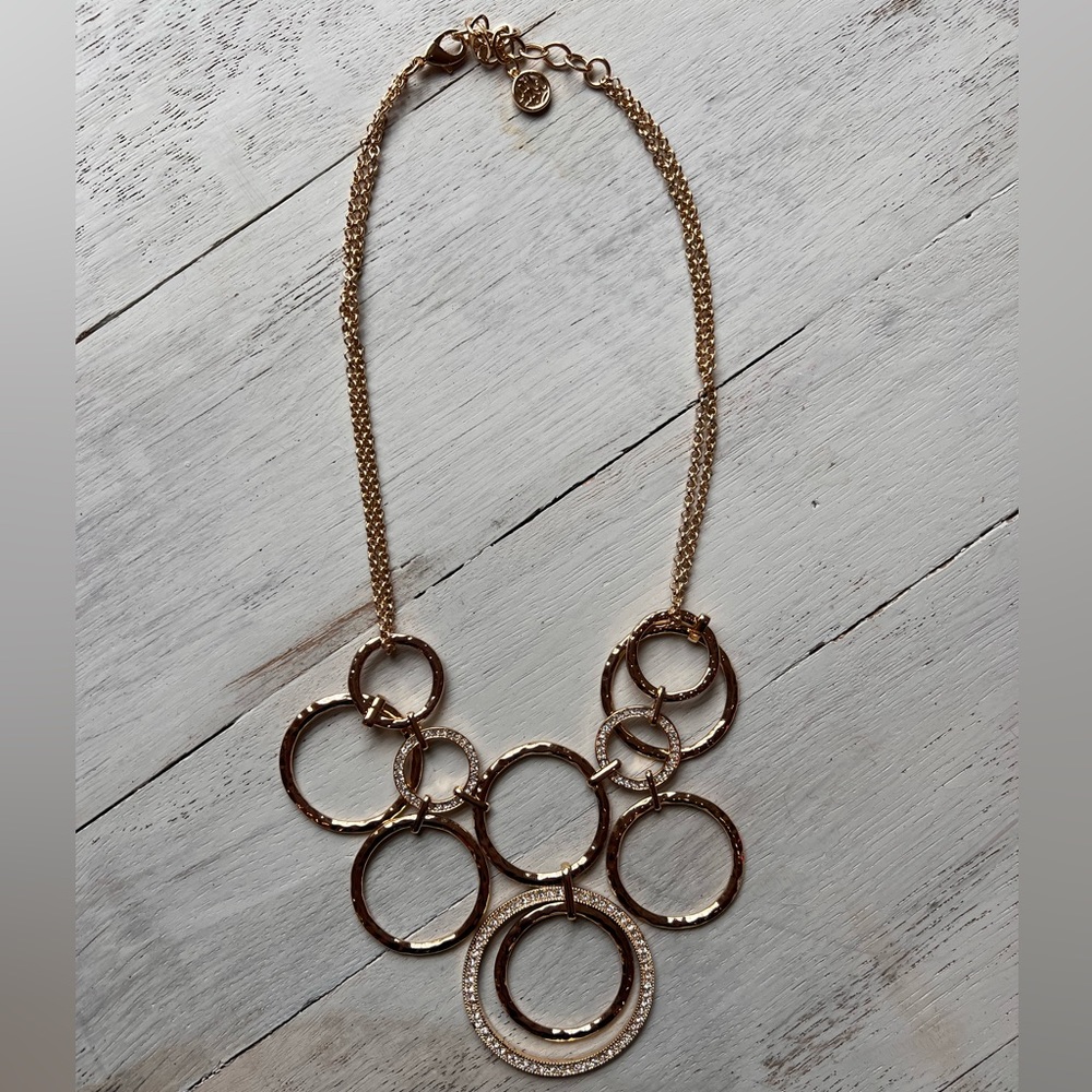NWOT Lilly Pulitzer gold statement hoop necklace